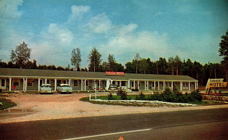 Colonial Motel - Vintage Postcard (newer photo)
